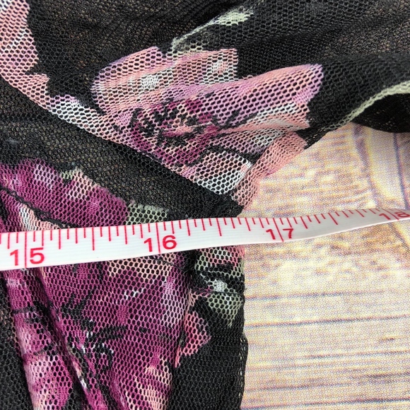 Boho Floral Top Size S Black Bell Sleeve - Picture 5 of 8